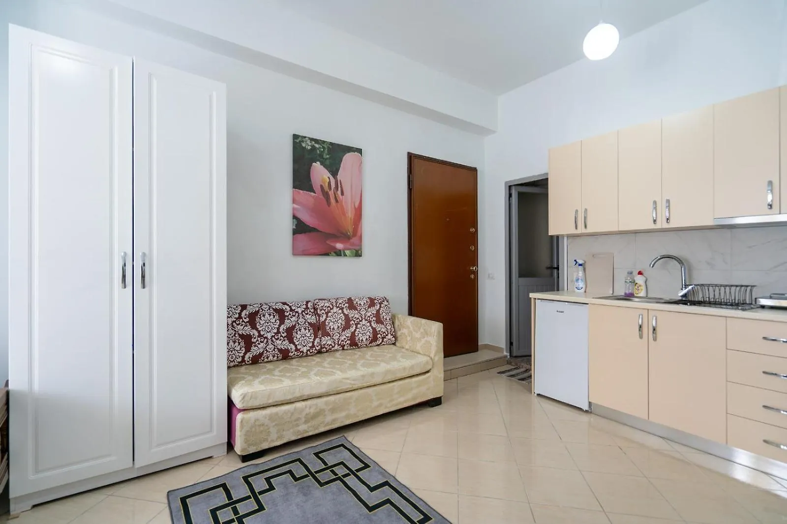 Ramo Studio Apartment Vlorë