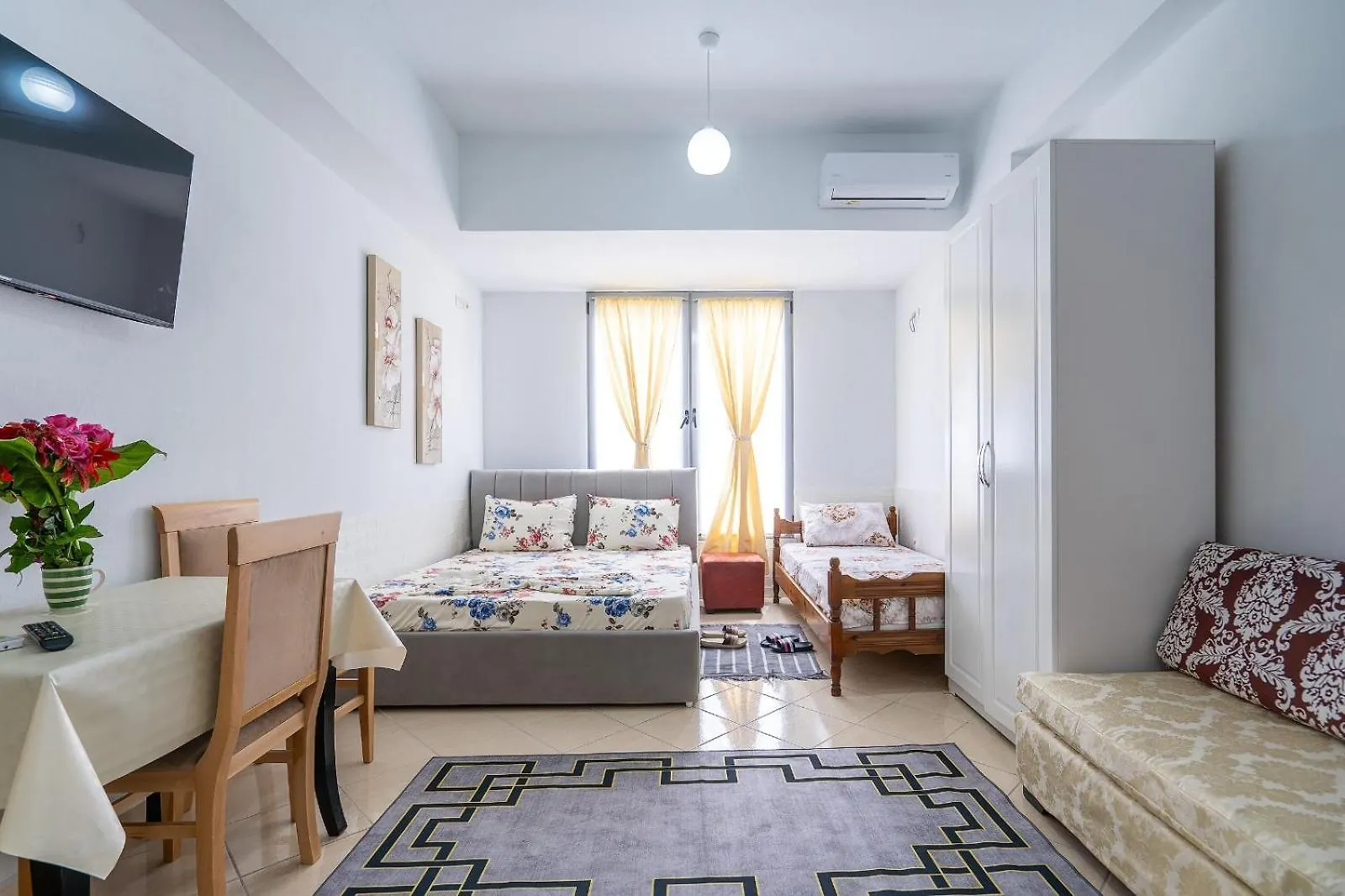 Ramo Studio Apartment Vlorë